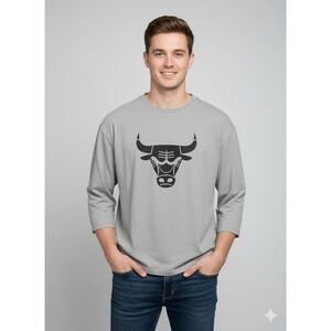 NBA Chicago Bulls Gray Graphic Crew Neck 3/4 Sleeve Shirt Sports Men's Size L?